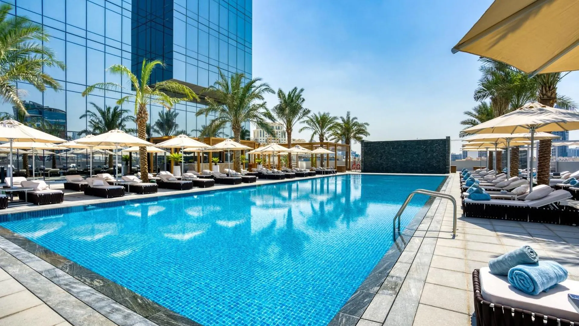 The First Collection Dubai Jumeirah Village Circle, A Tribute Portfolio Hotel By Marriott 4*,  アラブ首長国連邦